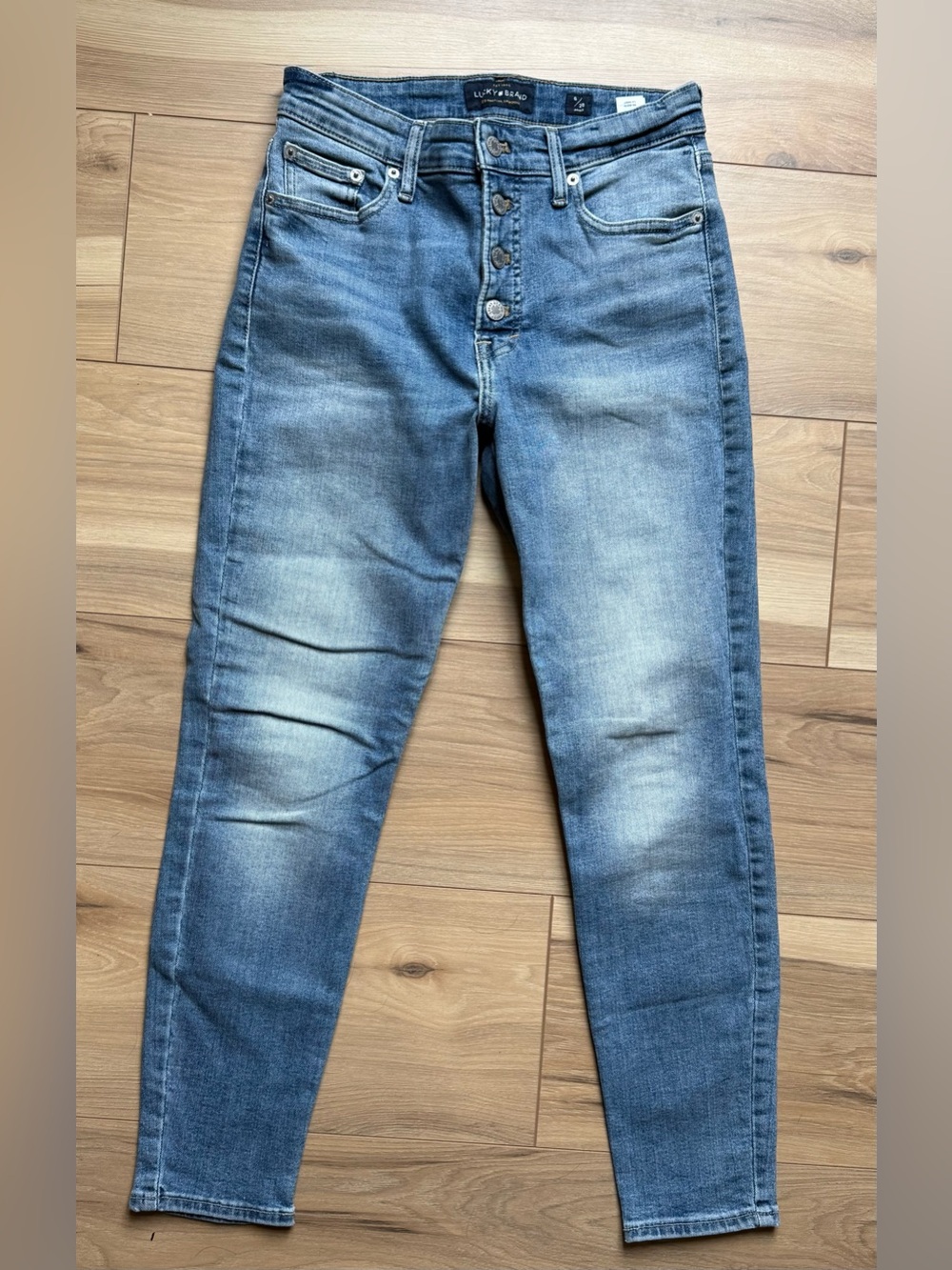 Lucky Brand Women High-Rise Button-Fly Jeans in Light Blue Wash Skinny Straight